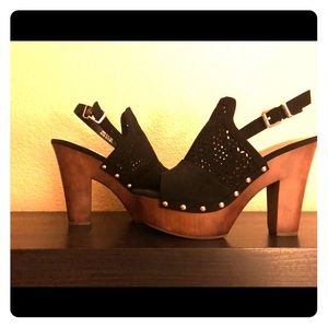 Very stylish platform sandal